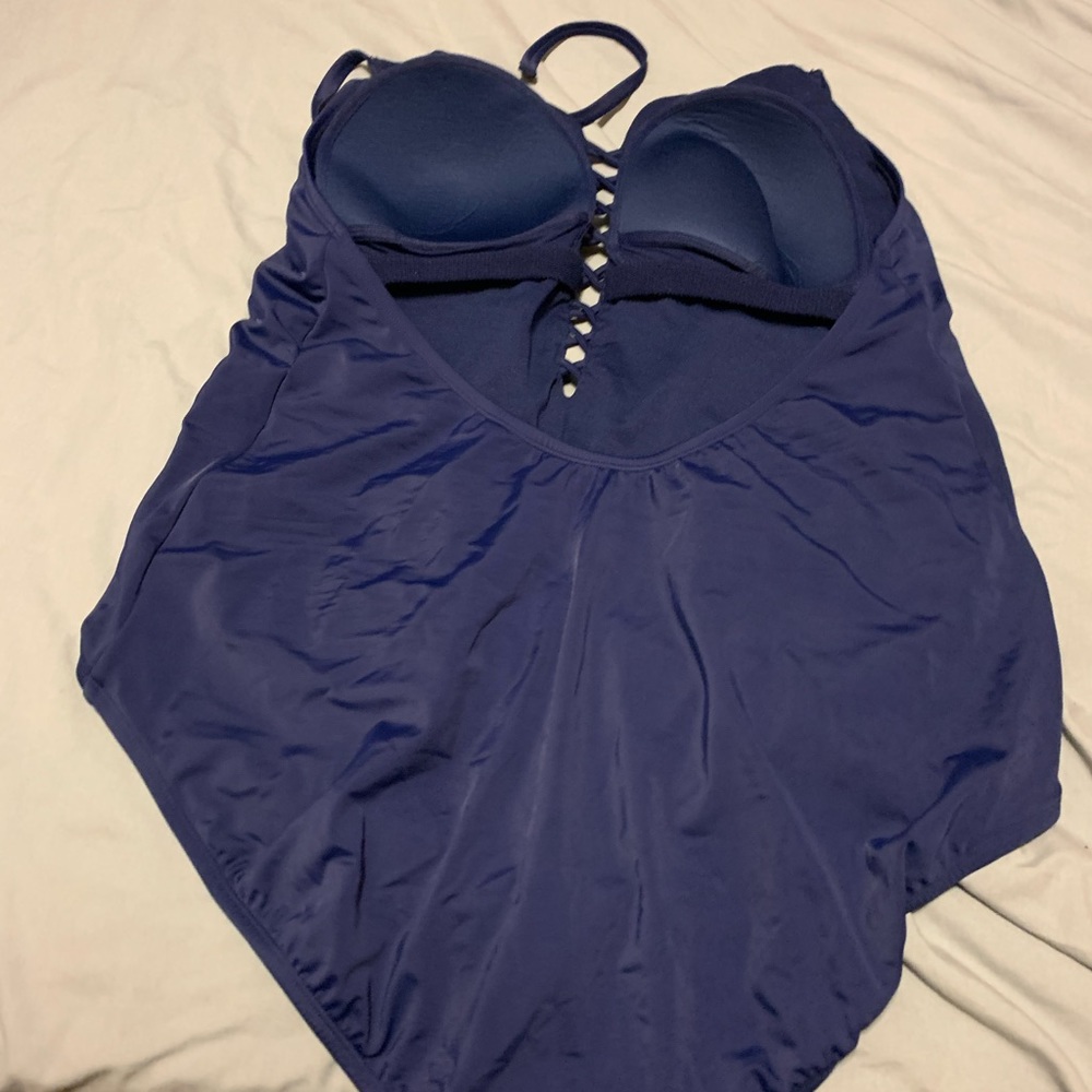 Swimsuit - Picture 8 of 11